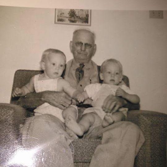 grandpaandthecousins.jpg Grandpaandthecousins