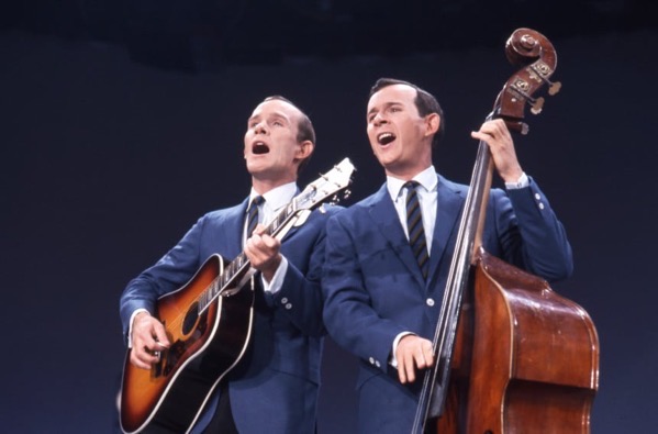 2021 11 08 smothers brothers alamy.